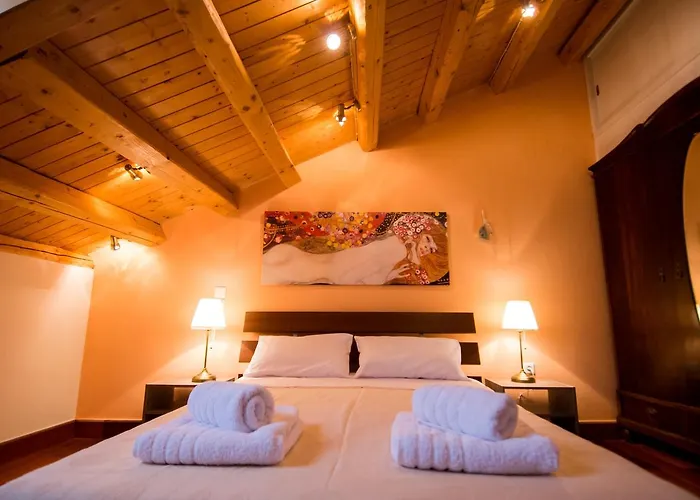 Attic Flat At San Giacomo Square-Corfu Town