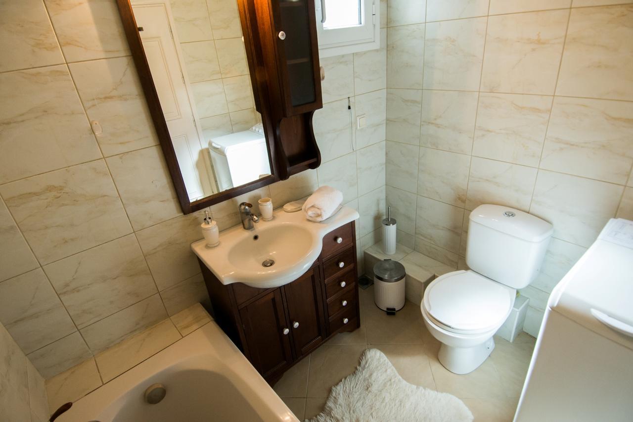 Attic Flat At San Giacomo Square-corfu Town *