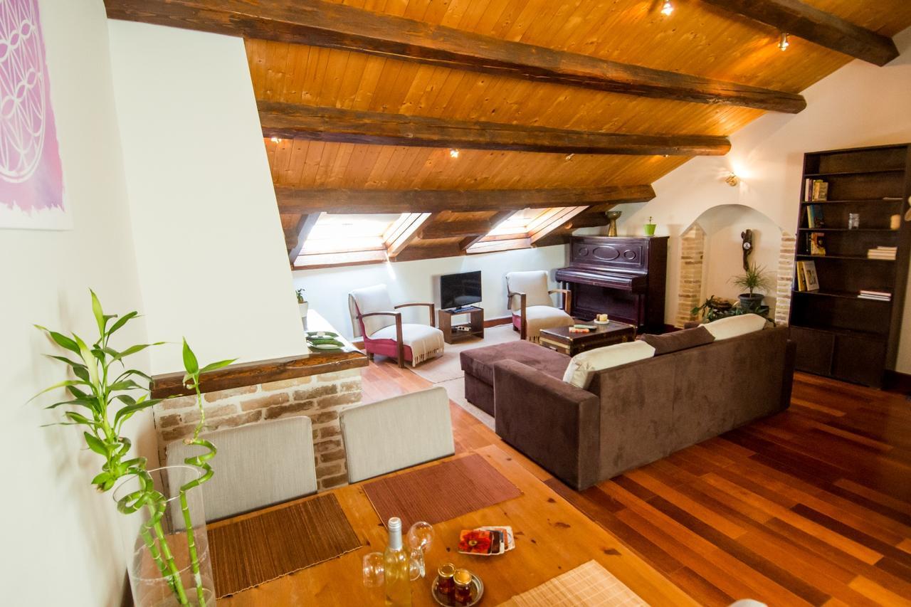 Attic Flat At San Giacomo Square-corfu Town * Corfu (city)
