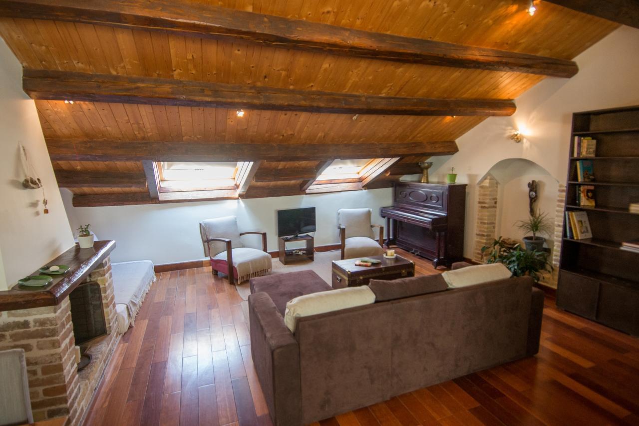 Attic Flat At San Giacomo Square-corfu Town Apartment