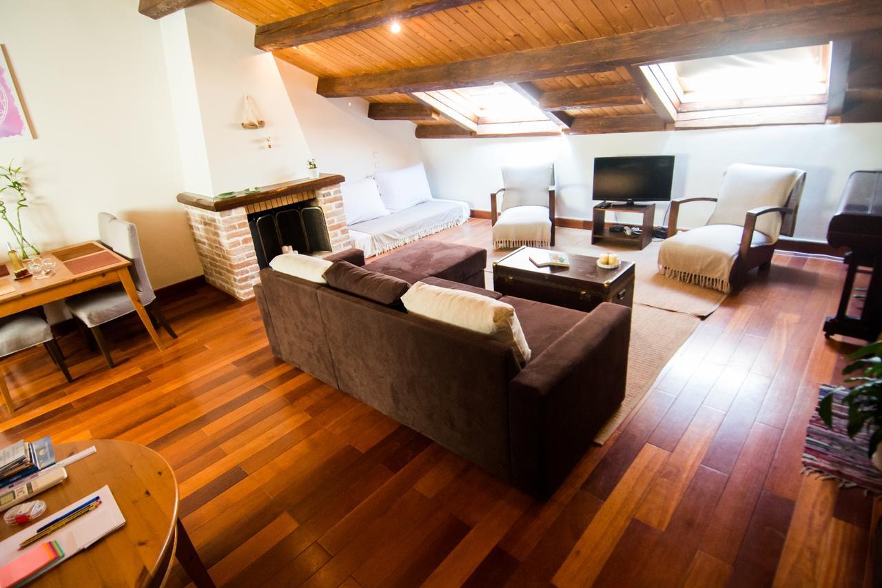 Attic Flat At San Giacomo Square-corfu Town